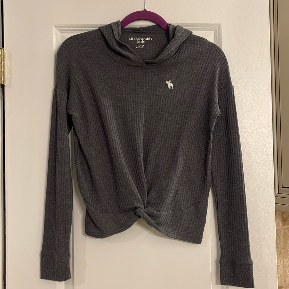 Abercrombie girls long sleeve gray waffle knot shirt w/ hoodie, size 11/12